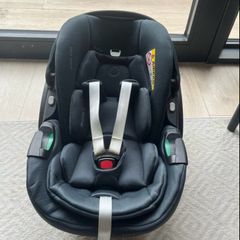 Maxi cosi pebble 360 and base