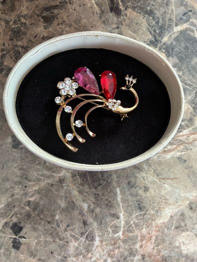 brooch