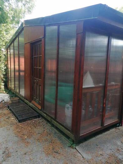 One bedroom log cabin for sale