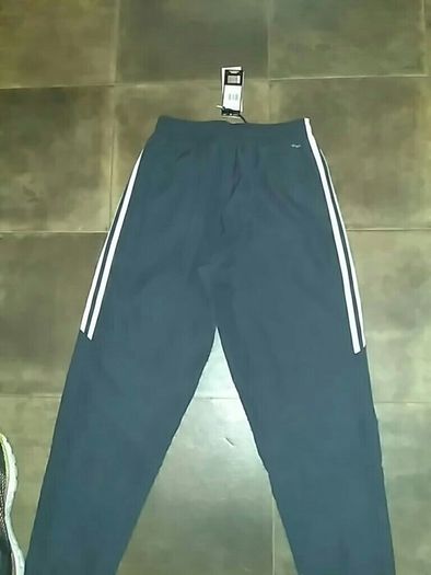man utd tracksuit bottoms size small