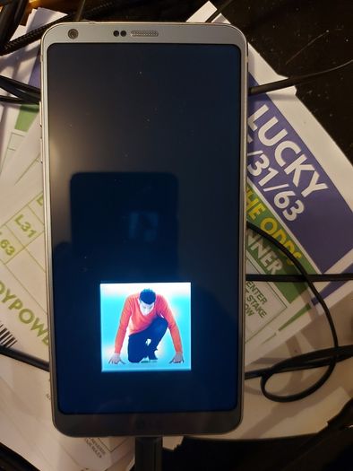 LG G6 mobile phone, 32GB, sim tray missing, excellent cosmetic condition otherwise