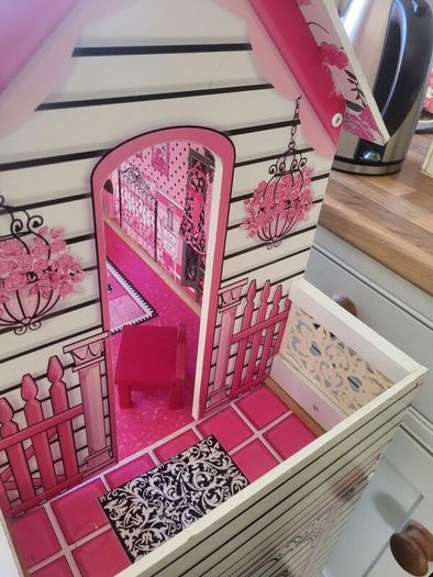 Doll's House