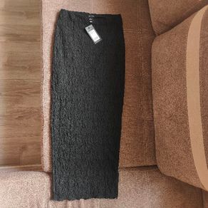 Brand new Black Frill Hem Lace Midi Skirt, NEW LOOK, SIZE 8