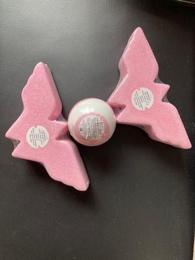 Soap & Glory bath fizzers, bath fizz-a-ball. New