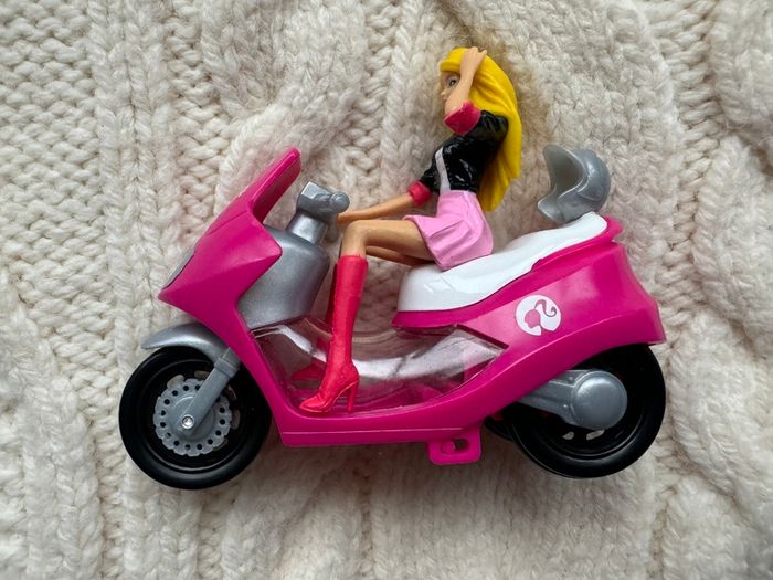 Barbie mini Scooter Mattel 2013 Used Please look at the pictures