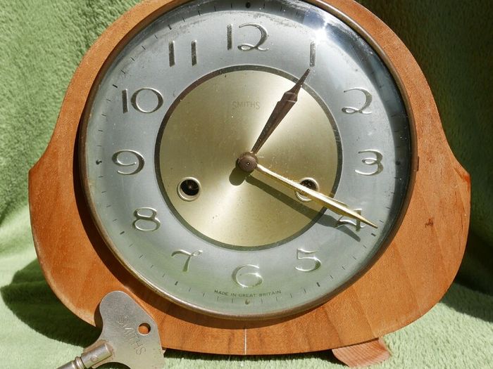 Vintage SMITHS Chiming Mantle Clock Mechanical  (works well)