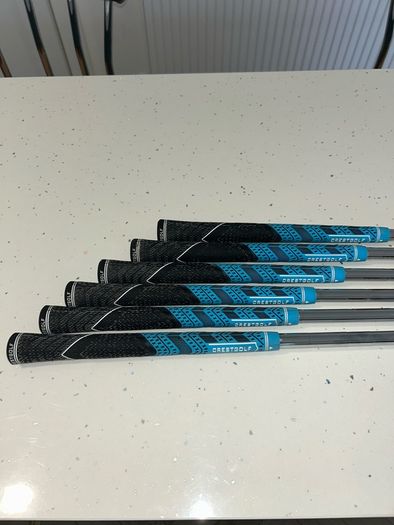 Taylormade SIM2 Max Irons 5-PW - KBS Max MT85 R flex shafts - Excellent Condition