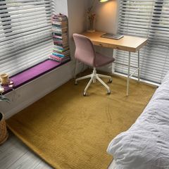 Yellow rug (77 inches x 52 inches)