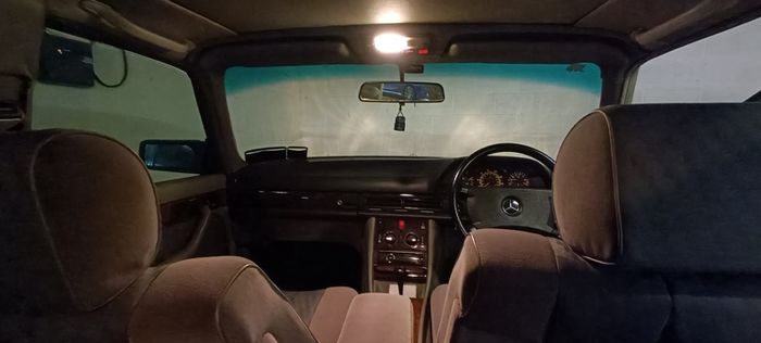 92 Mercedes 300SE W126