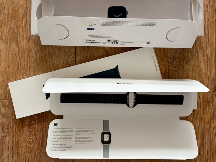 Apple Watch Series 6 BLUE plus leather strap