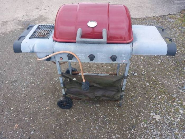 Gas barbecue
