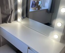 Dressing table with lights