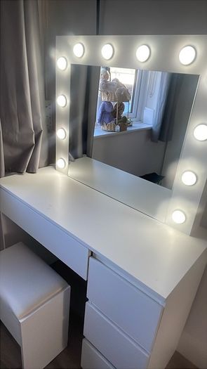 Dressing table with lights
