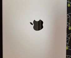 Macbook Pro M5 2025 - 512gb  + 16gb Ram