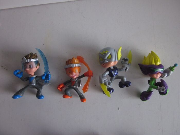 Ninja Kidz TV Figures X 10