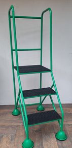 Mobile step ladder-3 steps/deep platform
