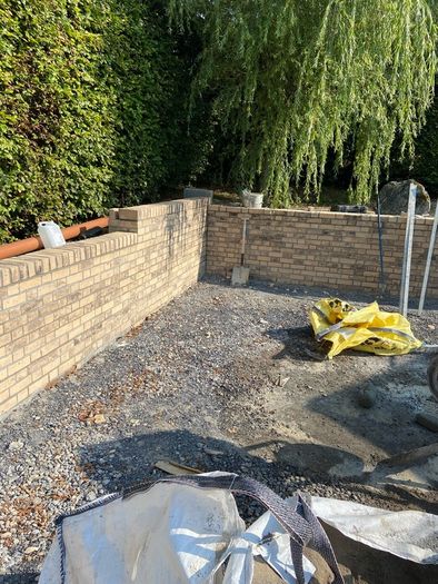 Bricklayer stonemason available
