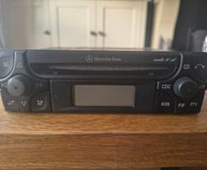 Mercedes Benz radio MF2910