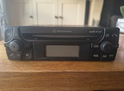 Mercedes Benz radio MF2910