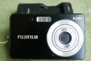 Fujifilm FinePix J Series J10 8.2MP Digital Camera - Black , Tested works well