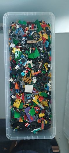 Assorted lego pieces (box 3 -