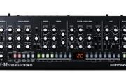 Roland Boutique SE-02 analog synthesizer
