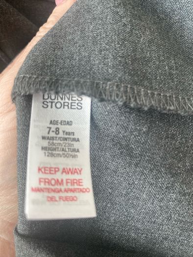 Dunnes grey skirt (as new) age 7-8