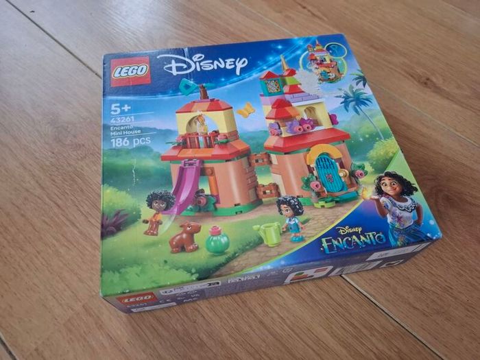 LEGO Disney 43261 Encanto Mini House