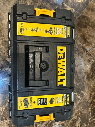 DeWalt DCK276P2 18V XR Brushless Twin Kit + extras