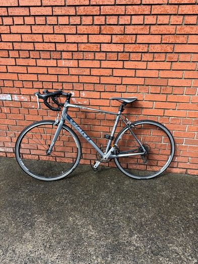giant defy road bike
