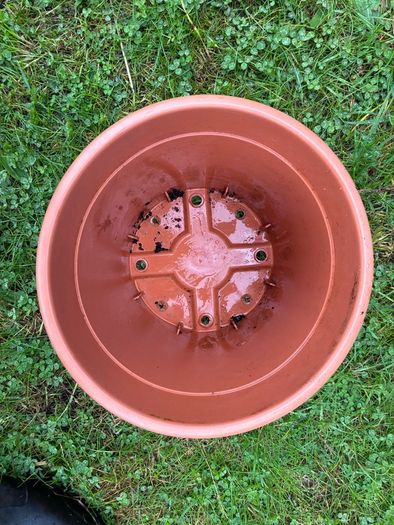 Plastic terracotta flower pot