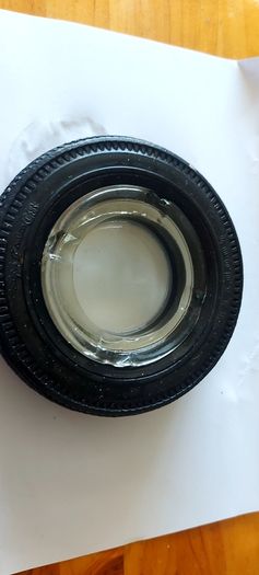 Goodyear tyre glass ashtray,,collectors item,,1960,70s,,hard to come by,,see pictures for condition ,sold as is ,little chip on the rim underneath,,wouldn't notice from top ,sold as seen