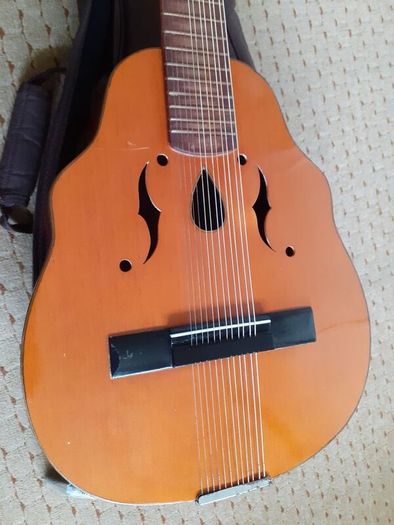 12 string laud