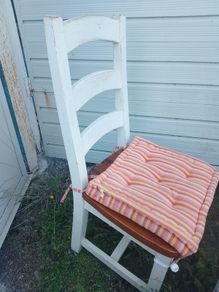 Set of 4 Solid Wood Ladder-Back Dining Chairs