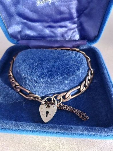 bracelet with padlock