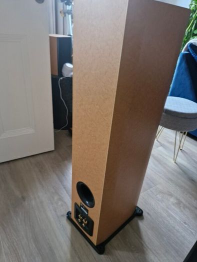 Roth Audio OLi 40 Floorstanding Speakers - Excellent Condition - Maple Finish