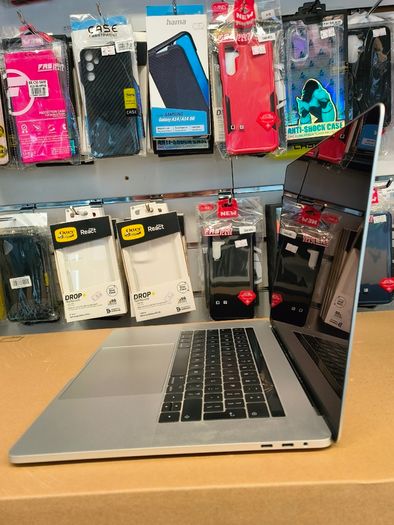 Touch Bar Apple MacBook Pro 15 A1707 (2017) 15.4'' Intel i7 @ 2.80 GHz 512GB SSD 16GB RAM Space Grey (Battery Cycle: 839)