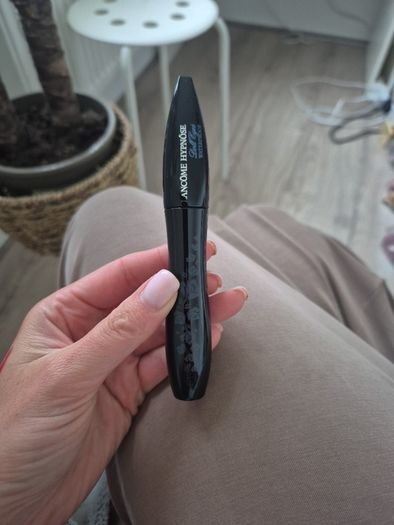 mascara