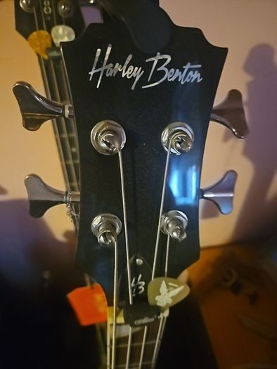 bass g
