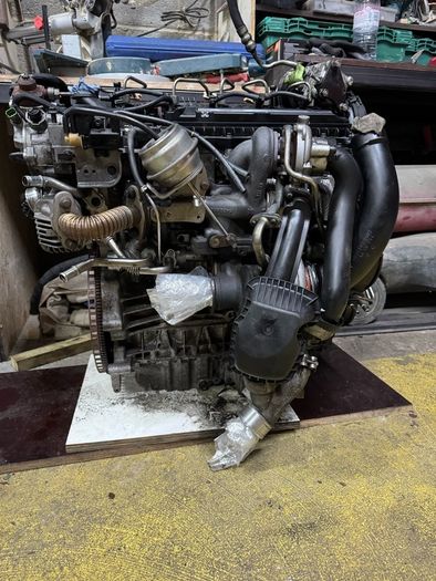Volvo 2.4 Diesel BiTurbo engine (damaged) D5244T10