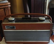 vintage rRoberts radio
