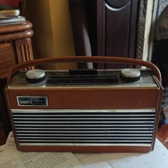 vintage rRoberts radio