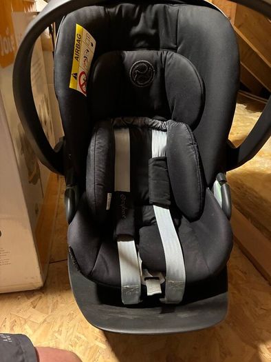 Cybex Cloud i-size rotating car seat and base