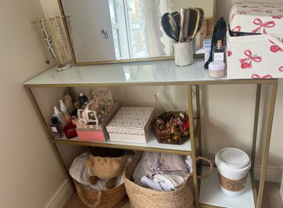 Console / Vanity Table