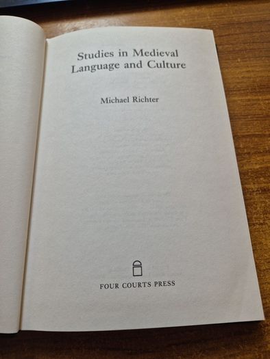 Studies in Medieval Language and Culture. Michael Richter.