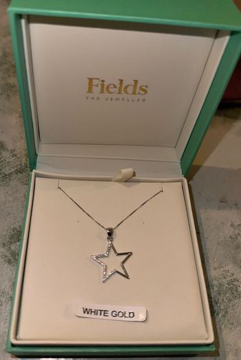 star pendant chain