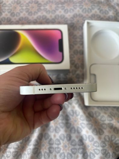 iPhone 14 white