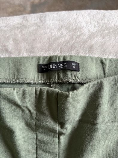 Green Cropped trousers