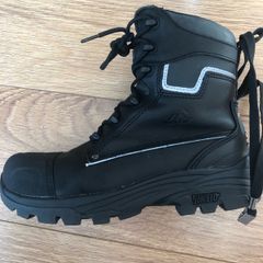 Safety boots