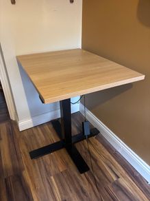 adjustable standing desk